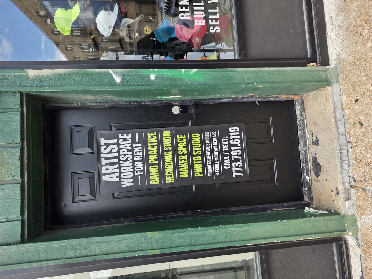 Storefront Center at 838–842 W. Grand Avenue 11