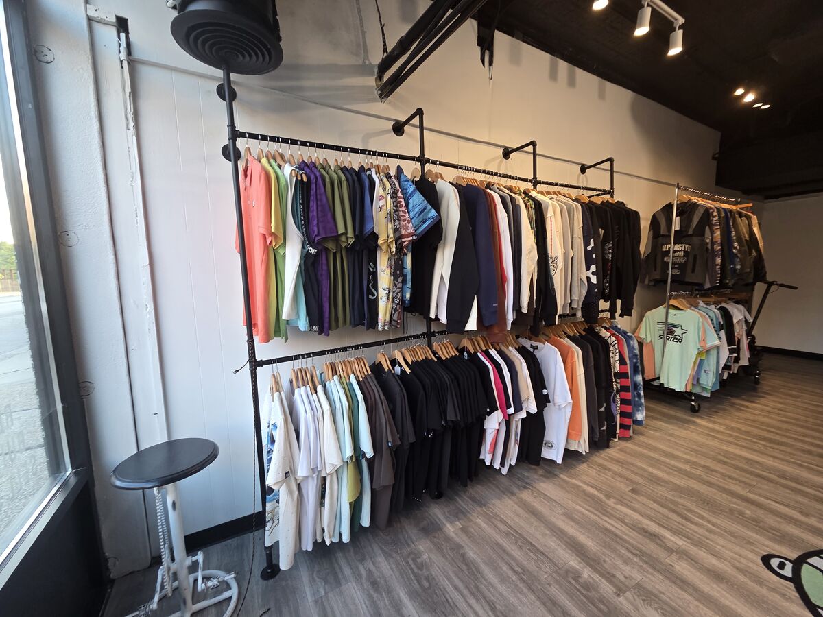 Storefront Center at 838–842 W. Grand Avenue 1