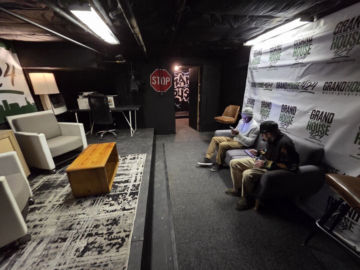 Basement Center studio at 838–842 W. Grand Avenue 7