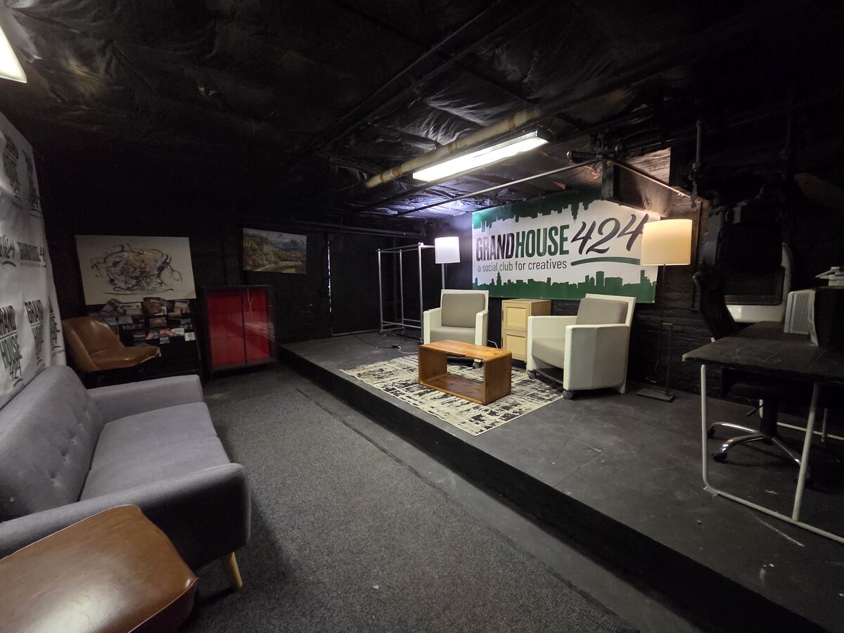 Basement Center studio at 838–842 W. Grand Avenue 8
