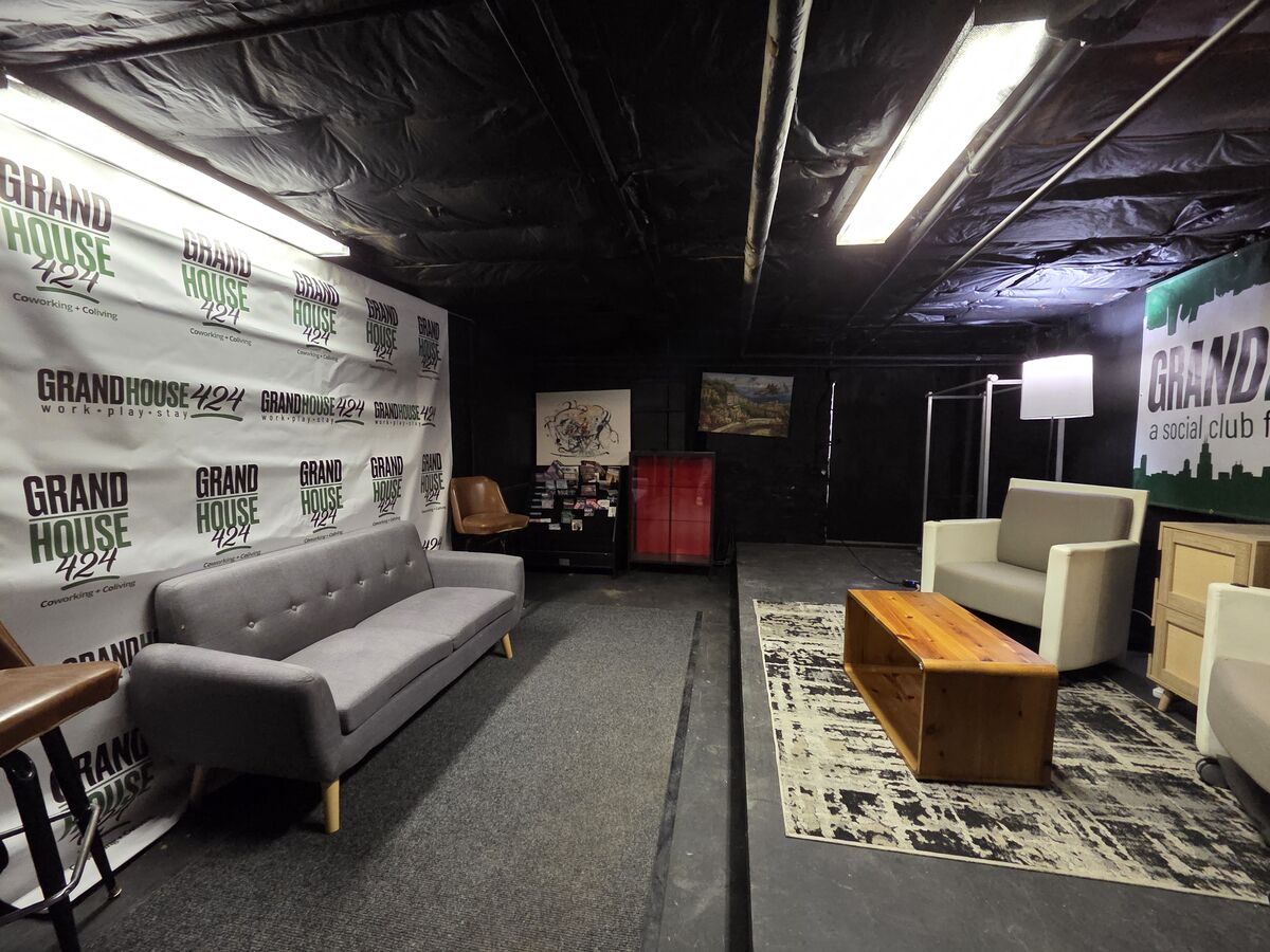 Basement Center studio at 838–842 W. Grand Avenue 9